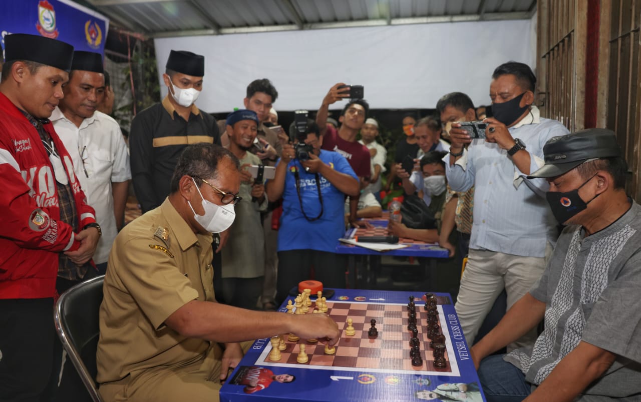 Buka Resmi Catur Ramadhan Cup, Danny: Olahraga Adalah Solusi 